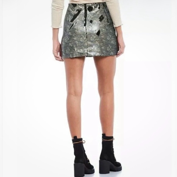 Free People Skinny Sequin Mini Skirt Camo Silver Black Lined Back Zip Size 2 NWT - Picture 2 of 13